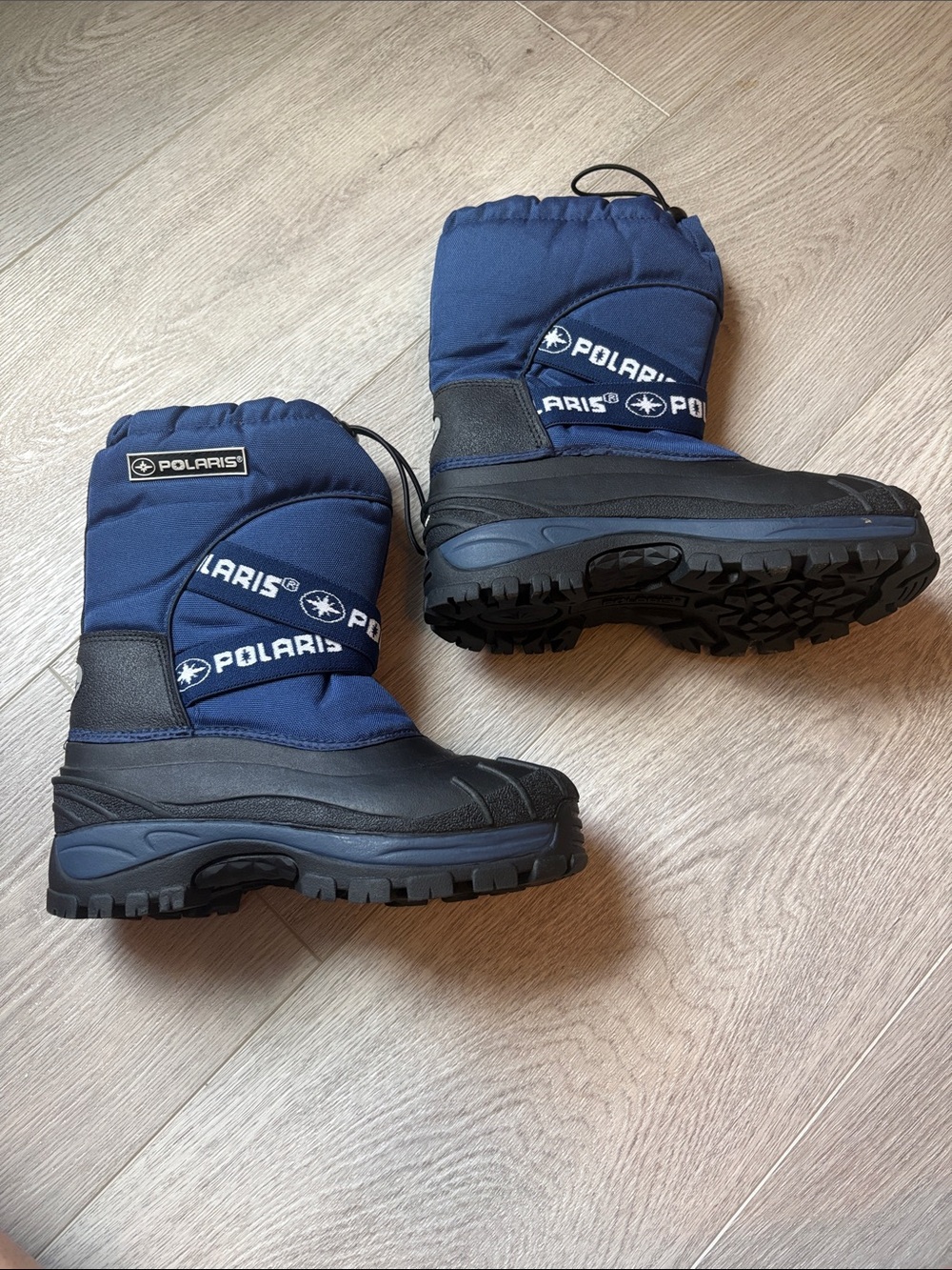 EUC Polaris snow Boots size 4